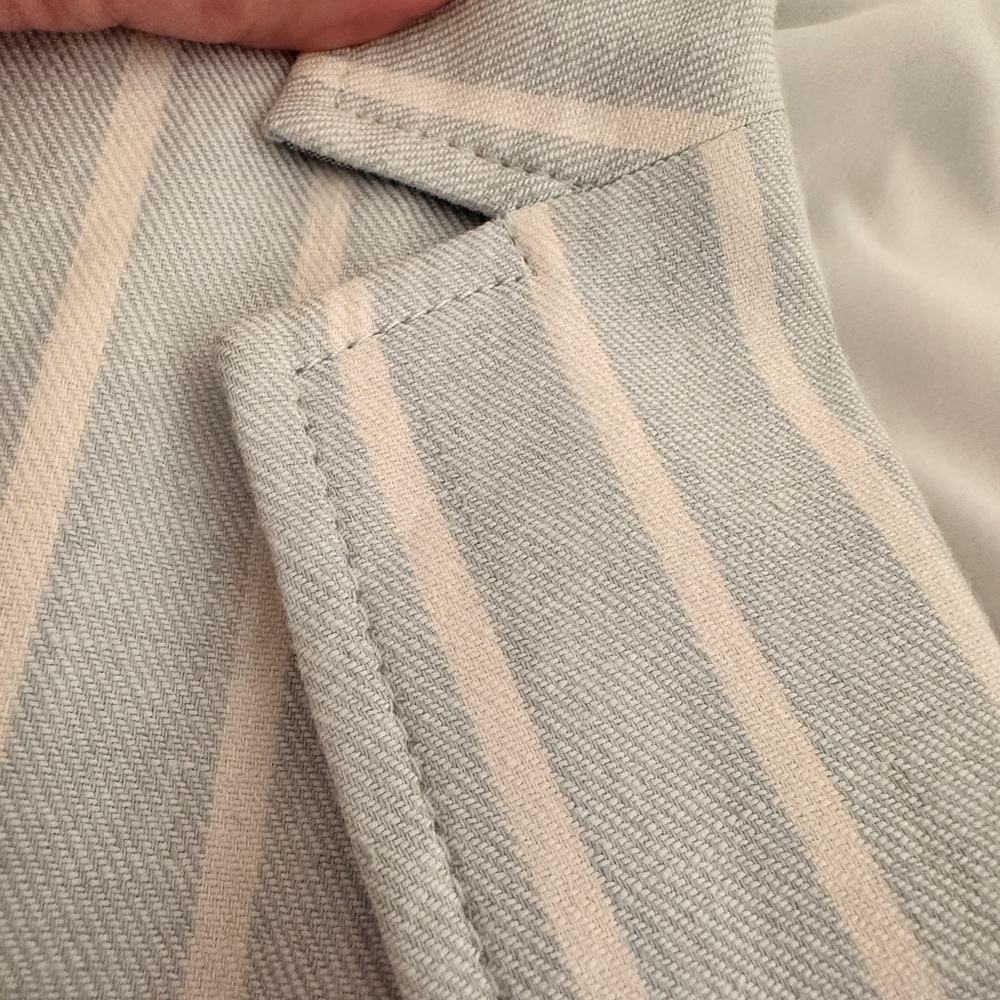 Banana Republic Striped White Blazer size 6 - Picture 3 of 6